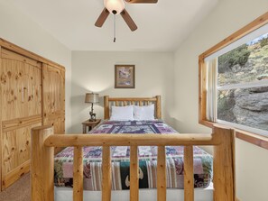 5 slaapkamers, een strijkplank/strijkijzer, wifi, beddengoed