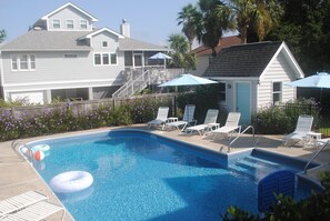Pool - Family Home w/ Private Pool & A two min. walk to the Beach. Lots of extras (Isle of Palms)