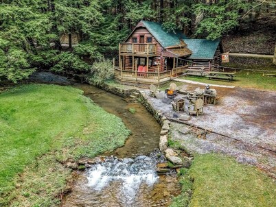 Streamside Log Cabin Cherry Springs Stargazing