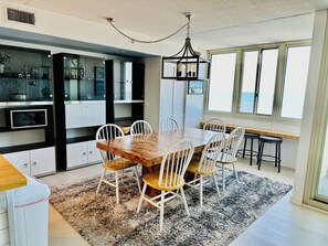 Dining - Direct Oceanfront 3BR Condo - Awesome View of Ocean & Bay! (Ocean City)
