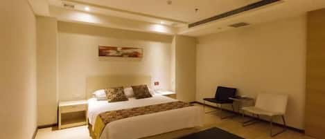 Desk, bed sheets, wheelchair access