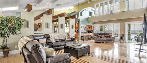 Smart TV, fireplace, table football, ping pong