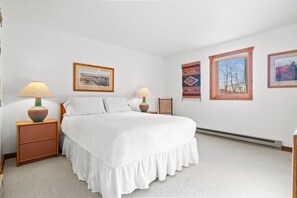 4 多间卧室、熨斗/熨衣板、免费 WiFi、床单