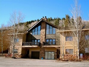 Exterior - Luxury In Deer Valley-NEW REMODEL!  Unbeatable location, Free shuttle, Amenities (Deer Valley)