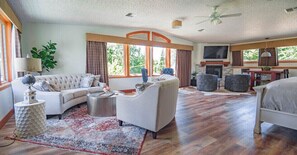 11 chambres, fer et planche à repasser, Wi-Fi, draps fournis