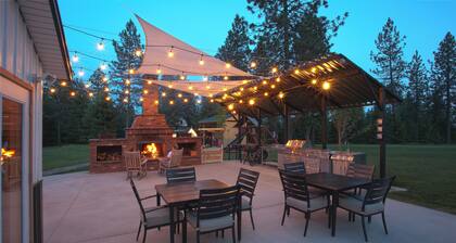 Perfect for corporate retreats, family reunions. Near Silverwood. Sleeps 38!