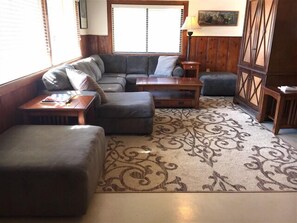 TV, lareira, DVD player