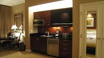 Coffres-forts dans les chambres, fer et planche Ă repasser