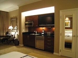 In-room safe, iron/ironing board, free WiFi, bed sheets