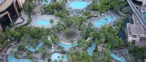 室外泳池、暖水池