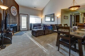 Flat-screen TV, fireplace