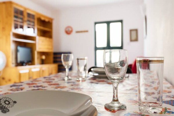 Dining - Modern, Bright and spacious Apartment close to beach and st. Julians (Naxxar)