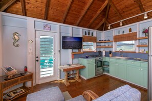 Fridge, microwave, oven, stovetop - Bon Bini Cottage - Full AC, Solar Power w/ Battery Back-Up, & Hot Tub!  (Coral Bay)