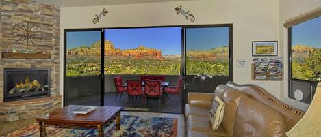 Smart TV, chimenea y reproductor de DVD