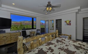 3 bedrooms, iron/ironing board, WiFi, bed sheets - Happy Trails Sedona-3BR3BA Custom Home-- (Sedona)