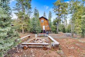 Property grounds - The Pit Stop - Sleeps upto 10 people (Duck Creek Village)