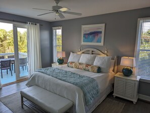 5 bedrooms, in-room safe, desk, iron/ironing board