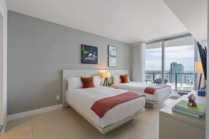 2 bedrooms, desk, iron/ironing board, WiFi