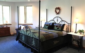 5 bedrooms, desk, WiFi, bed sheets - Aspen Lakehouse (in Victor, Co) (Victor)