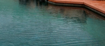 Pueblo style in foothills-Hot tub and Pool