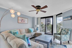Smart TV, DVD player, ping pong, printers - Shipwatch 213C by Wild Dunes, Ocean View (Isle of Palms)