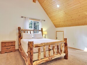 6 bedrooms, free WiFi, bed sheets