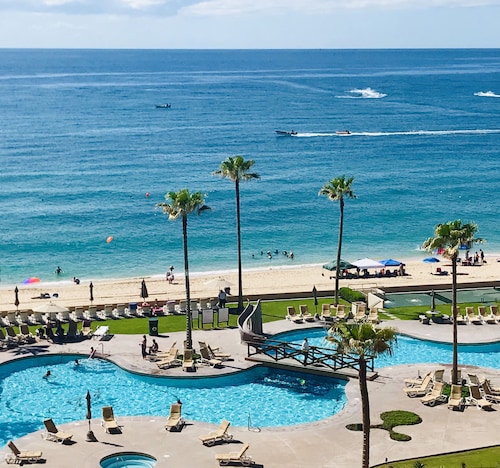 Remodeled Luxury Condo w/Breathtaking View Of The Sea of Cortez on Sandy Beach