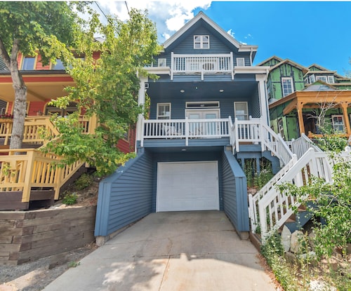 Ski-In/Ski-Out, Hot Tub, Walk to Main Street