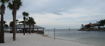 3-bedroom vacation home just 4 minutes to Hudson Beach