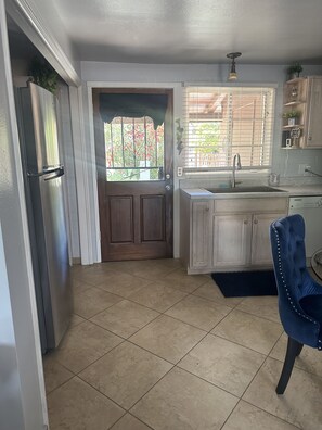 Fridge, microwave, oven, stovetop - ~AZ~1BR & pullout, Very Nice, Newly Renovated, with washer, dryer, & dishwasher. (Green Valley)