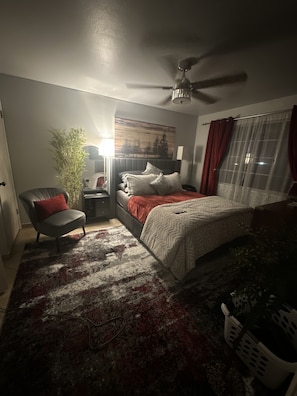 1 bedroom, desk, iron/ironing board, free WiFi - ~AZ~1BR & pullout, Very Nice, Newly Renovated, with washer, dryer, & dishwasher. (Green Valley)