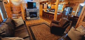 Smart TV, fireplace, DVD player, smart speakers - Laurel View Smart Cabin ~ Beautiful 3 Bedroom Smart Cabin with a Mtn. View! (Sevierville)