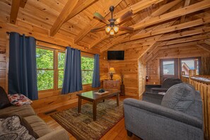 Smart TV, fireplace, DVD player, smart speakers - Laurel View Smart Cabin ~ Beautiful 3 Bedroom Smart Cabin with a Mtn. View! (Sevierville)