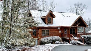 Exterior - Laurel View Smart Cabin ~ Beautiful 3 Bedroom Smart Cabin with a Mtn. View! (Sevierville)