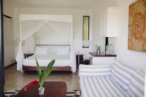 4 bedrooms, in-room safe, iron/ironing board, WiFi