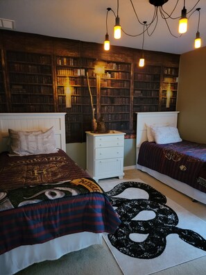 5 bedrooms, desk, iron/ironing board, WiFi