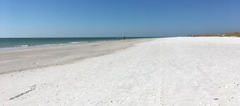 Tip om øen! 3BR / 2bad, opvarmet pool, kanal / dok, gåtur til strande og spisning