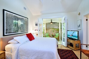 4 bedrooms, desk, iron/ironing board, free WiFi