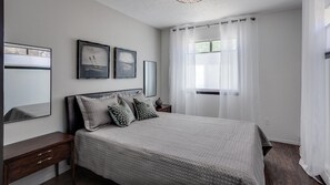 2 Schlafzimmer, Zimmersafe, Bügeleisen/Bügelbrett, kostenloses WLAN