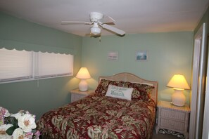 2 makuuhuonetta, silitysrauta/-lauta, ilmainen Wi-Fi, vuodevaatteet