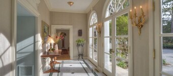Classic Marshfront Sea Island Cottage w / cyklar och spelrum! Steg till stranden 