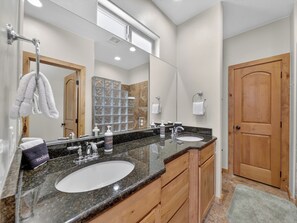 مجففات شعر، مناشف