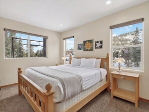 7 bedrooms, iron/ironing board, free WiFi, bed sheets