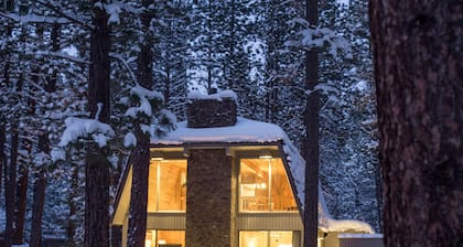 Exceptional Home Near SR Village / Hot Tub / SHARC Passes / AC / Wi Fi / Bikes
