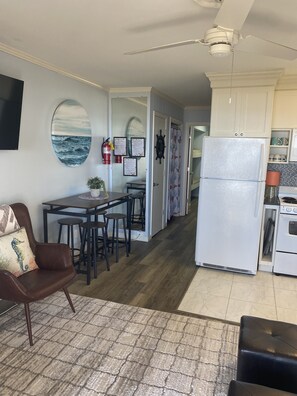 Interior - Direct Oceanfront Sea Side Villa 371 with Pool & Walkable to Coligny Plaza (Hilton Head Island)