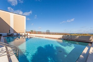 Piscine extérieure, piscine chauffée