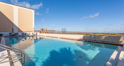 110 Sunny Crescent Beach -meren rannalla sijaitsevaa huoneistoa!