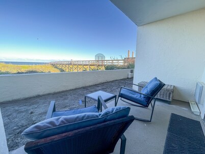 110 Sunny Crescent Beach Oceanfront Apartments!