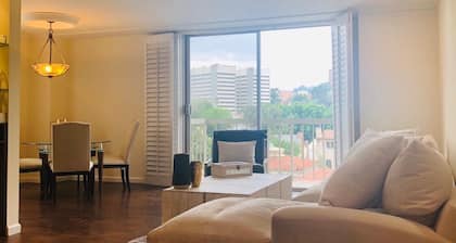 Lujoso condominio en el corredor de Wilshire, cerca de UCLA, Century City y Beverly Hills