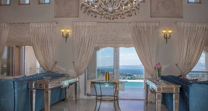 HESTIA: Votre maison de vacances de rĂȘve Ă  cĂŽtĂ© d'AthĂšnes et de l'Ăźle d'EubĂ©e